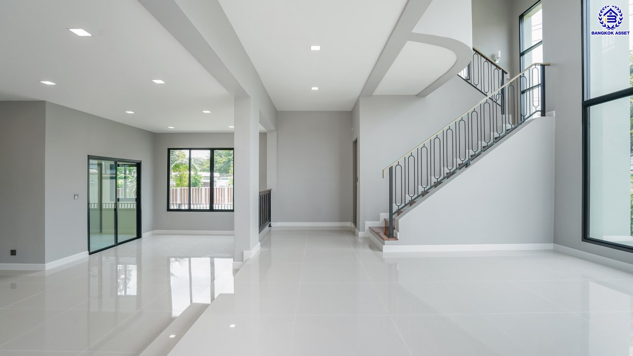 บ้านมือสองตกแต่งใหม่ โครงการ ลดาวัลย์ เลคโคโลเนียล กาญจนาภิเษก เนื้อที่ 116.3 ตร.ว. สไตล์  Modern Classic บรรยากาศ Private ใกล้สวนส่วนกลาง ฟังก์ชันจัดเต็ม 4 ห้องนอน 4 ห้องน้ำ 1 ห้องแม่บ้าน จอดรถได้ถึง 3 คัน บนพื้นที่ใช้สอยกว่า 362.11 ตร.ม. ทำเลติดถนนกาญจนาภิเษก เชื่อมต่อถนนพระราม2 และถนนเอกชัย ใกล้เซ็นทรัลพระราม2 และเดอะมอลล์บางแค