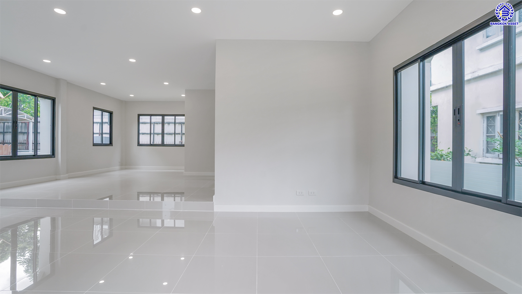 บ้านมือสองตกแต่งใหม่ จาก Land and Houses ชัยพฤกษ์ ทวีวัฒนา เนื้อที่ 51 ตร.ว. พื้นที่ใช้สอย 177.23 ตร.ม. ตอบโจทย์ทุกการอยู่อาศัย ด้วยฟังก์ชัน 3 ห้องนอน 2 ห้องน้ำ 1 ที่จอดรถ บนทำเลศักยภาพ ติดถนนทวีวัฒนา เชื่อมต่อทางคู่ขนานลอยฟ้าบรมราชชนนี ใกล้ ม.มหิดล และเซ็นทรัลศาลายา