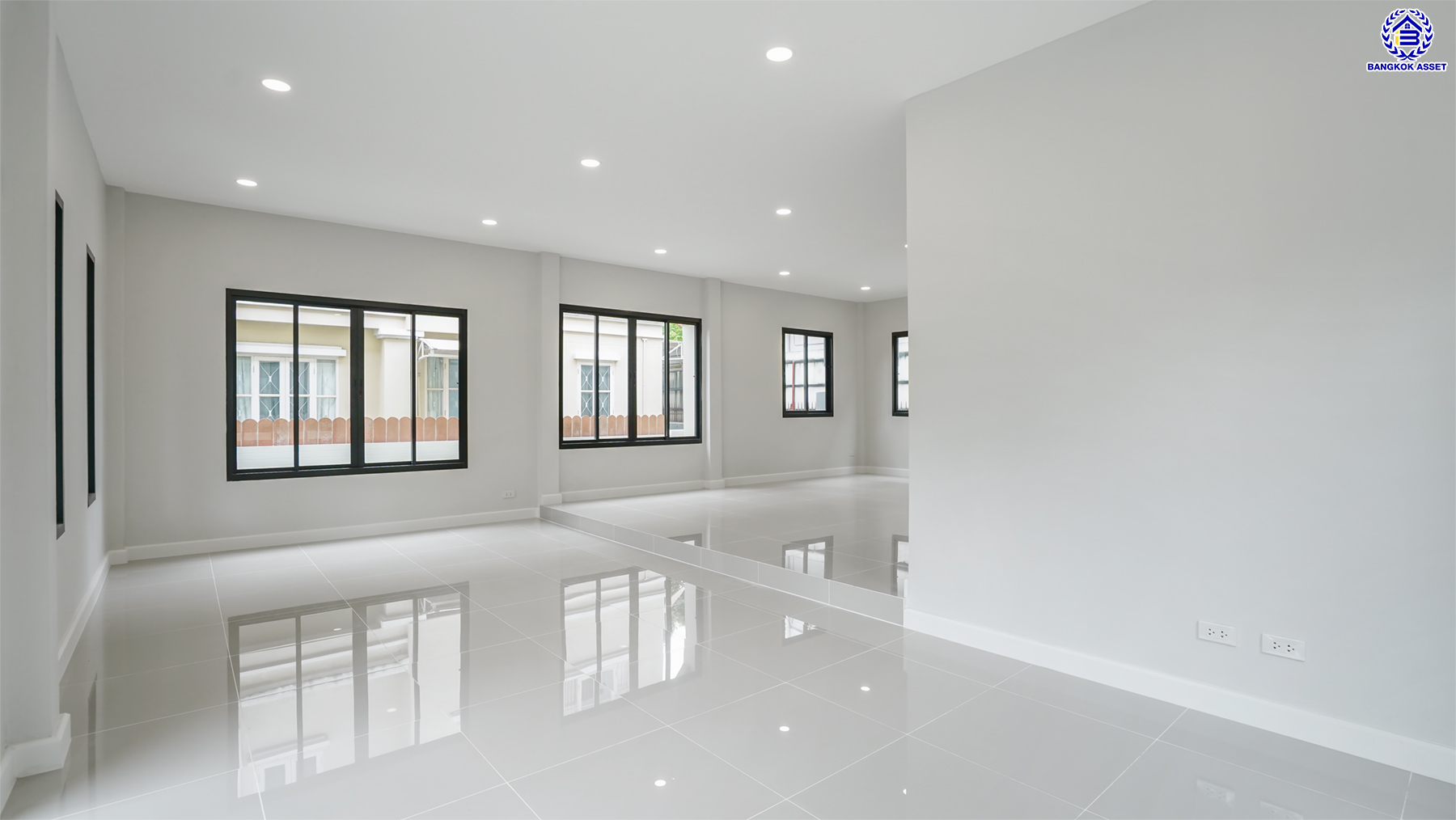 บ้านมือสองตกแต่งใหม่ จาก Land and Houses ชัยพฤกษ์ ทวีวัฒนา เนื้อที่ 51 ตร.ว. พื้นที่ใช้สอย 177.23 ตร.ม. ตอบโจทย์ทุกการอยู่อาศัย ด้วยฟังก์ชัน 3 ห้องนอน 2 ห้องน้ำ 1 ที่จอดรถ บนทำเลศักยภาพ ติดถนนทวีวัฒนา เชื่อมต่อทางคู่ขนานลอยฟ้าบรมราชชนนี ใกล้ ม.มหิดล และเซ็นทรัลศาลายา