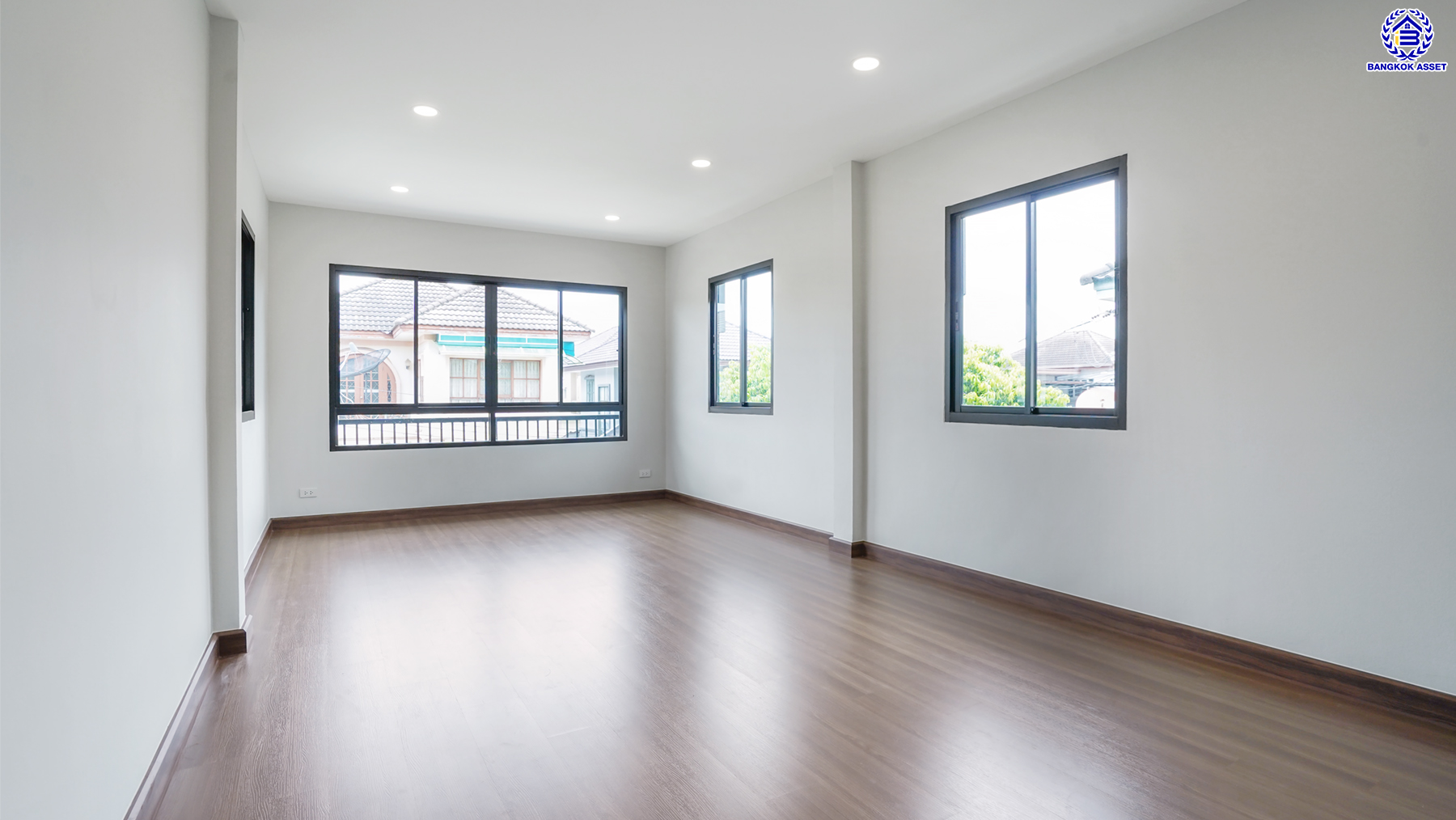 บ้านมือสองตกแต่งใหม่ จาก Land and Houses ชัยพฤกษ์ ทวีวัฒนา เนื้อที่ 51 ตร.ว. พื้นที่ใช้สอย 177.23 ตร.ม. ตอบโจทย์ทุกการอยู่อาศัย ด้วยฟังก์ชัน 3 ห้องนอน 2 ห้องน้ำ 1 ที่จอดรถ บนทำเลศักยภาพ ติดถนนทวีวัฒนา เชื่อมต่อทางคู่ขนานลอยฟ้าบรมราชชนนี ใกล้ ม.มหิดล และเซ็นทรัลศาลายา