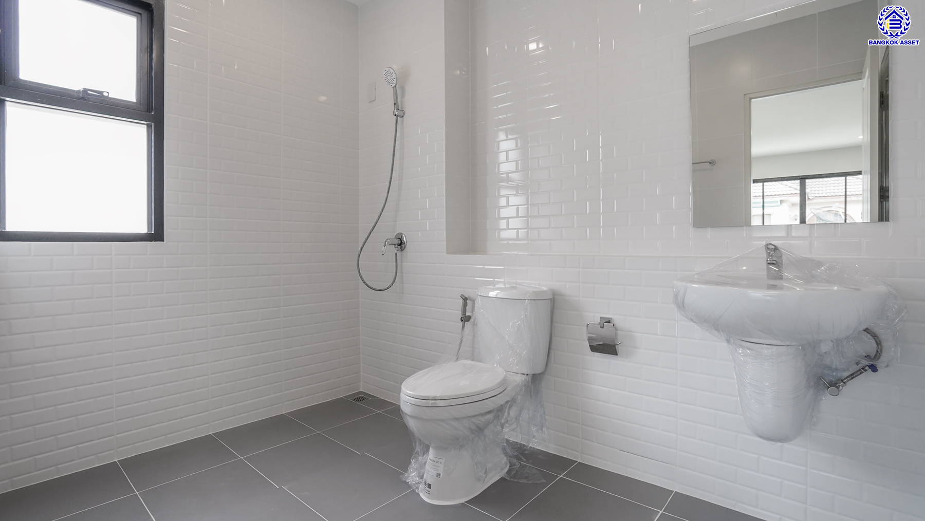 บ้านมือสองตกแต่งใหม่ จาก Land and Houses ชัยพฤกษ์ ทวีวัฒนา เนื้อที่ 51 ตร.ว. พื้นที่ใช้สอย 177.23 ตร.ม. ตอบโจทย์ทุกการอยู่อาศัย ด้วยฟังก์ชัน 3 ห้องนอน 2 ห้องน้ำ 1 ที่จอดรถ บนทำเลศักยภาพ ติดถนนทวีวัฒนา เชื่อมต่อทางคู่ขนานลอยฟ้าบรมราชชนนี ใกล้ ม.มหิดล และเซ็นทรัลศาลายา