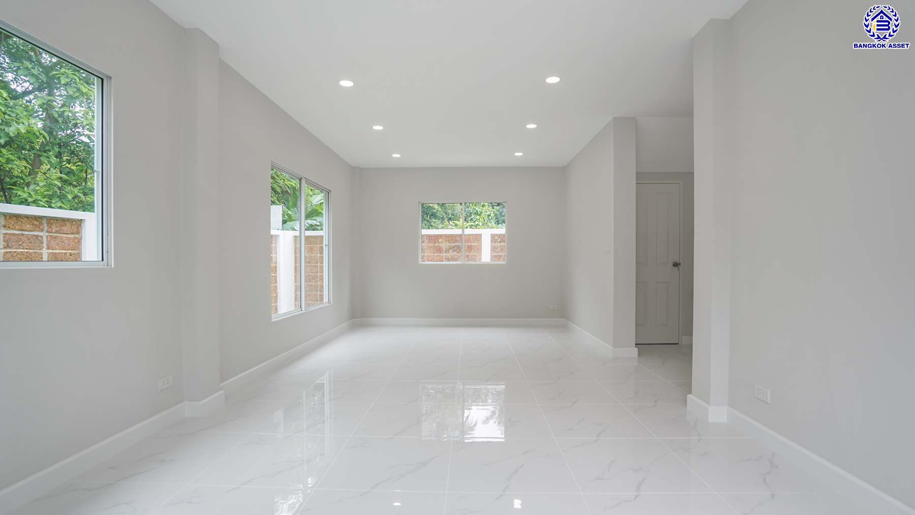 บ้านมือสองตกแต่งใหม่ จากแบรนด์ Q.House โครงการ คาซ่าวิลล์ ราชพฤกษ์-พระราม5 ติดถนนราชพฤกษ์ ใกล้เซ็นทรัลเวสต์เกต และรถไฟฟ้า "สถานีบางรักน้อยท่าอิฐ" บนเนื้อที่ 84.9 ตร.ว. พื้นที่ใช้สอย 214.19 ตร.ม. ฟังก์ชัน 3 ห้องนอน 3 ห้องน้ำ จอดรถได้ถึง 2 คัน