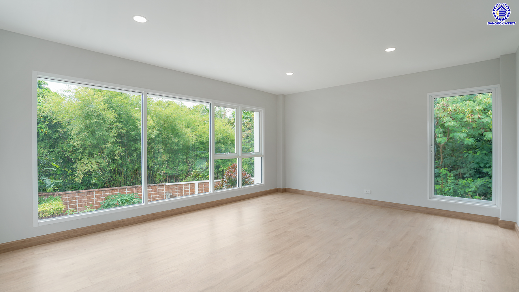 บ้านมือสองตกแต่งใหม่ จากแบรนด์ Q.House โครงการ คาซ่าวิลล์ ราชพฤกษ์-พระราม5 ติดถนนราชพฤกษ์ ใกล้เซ็นทรัลเวสต์เกต และรถไฟฟ้า "สถานีบางรักน้อยท่าอิฐ" บนเนื้อที่ 84.9 ตร.ว. พื้นที่ใช้สอย 214.19 ตร.ม. ฟังก์ชัน 3 ห้องนอน 3 ห้องน้ำ จอดรถได้ถึง 2 คัน