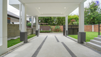 บ้านมือสองตกแต่งใหม่ จากแบรนด์ Q.House โครงการ คาซ่าวิลล์ ราชพฤกษ์-พระราม5 ติดถนนราชพฤกษ์ ใกล้เซ็นทรัลเวสต์เกต และรถไฟฟ้า "สถานีบางรักน้อยท่าอิฐ" บนเนื้อที่ 84.9 ตร.ว. พื้นที่ใช้สอย 214.19 ตร.ม. ฟังก์ชัน 3 ห้องนอน 3 ห้องน้ำ จอดรถได้ถึง 2 คัน