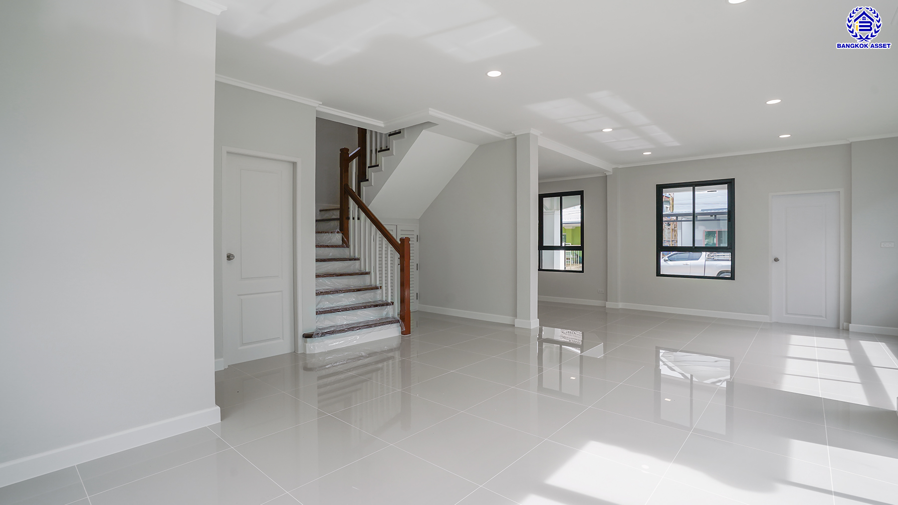 บ้านมือสองตกแต่งใหม่ โครงการ ชัยพฤกษ์ บางบัวทอง เนื้อที่ 55.3 ตร.ว. พื้นที่ใช้สอย 178.76 ตร.ม. ฟังก์ชัน 3 ห้องนอน 2 ห้องน้ำ จอดรถได้ 2 คัน พร้อม Facilities โครงการครบครัน ทำเลติดถนนบางกรวย-ไทรน้อย เชื่อมต่อถนนกาญจนาภิเษก ใกล้เซ็นทรัลเวสต์เกต และรถไฟฟ้าสายสีม่วง "สถานีบางพลู"...