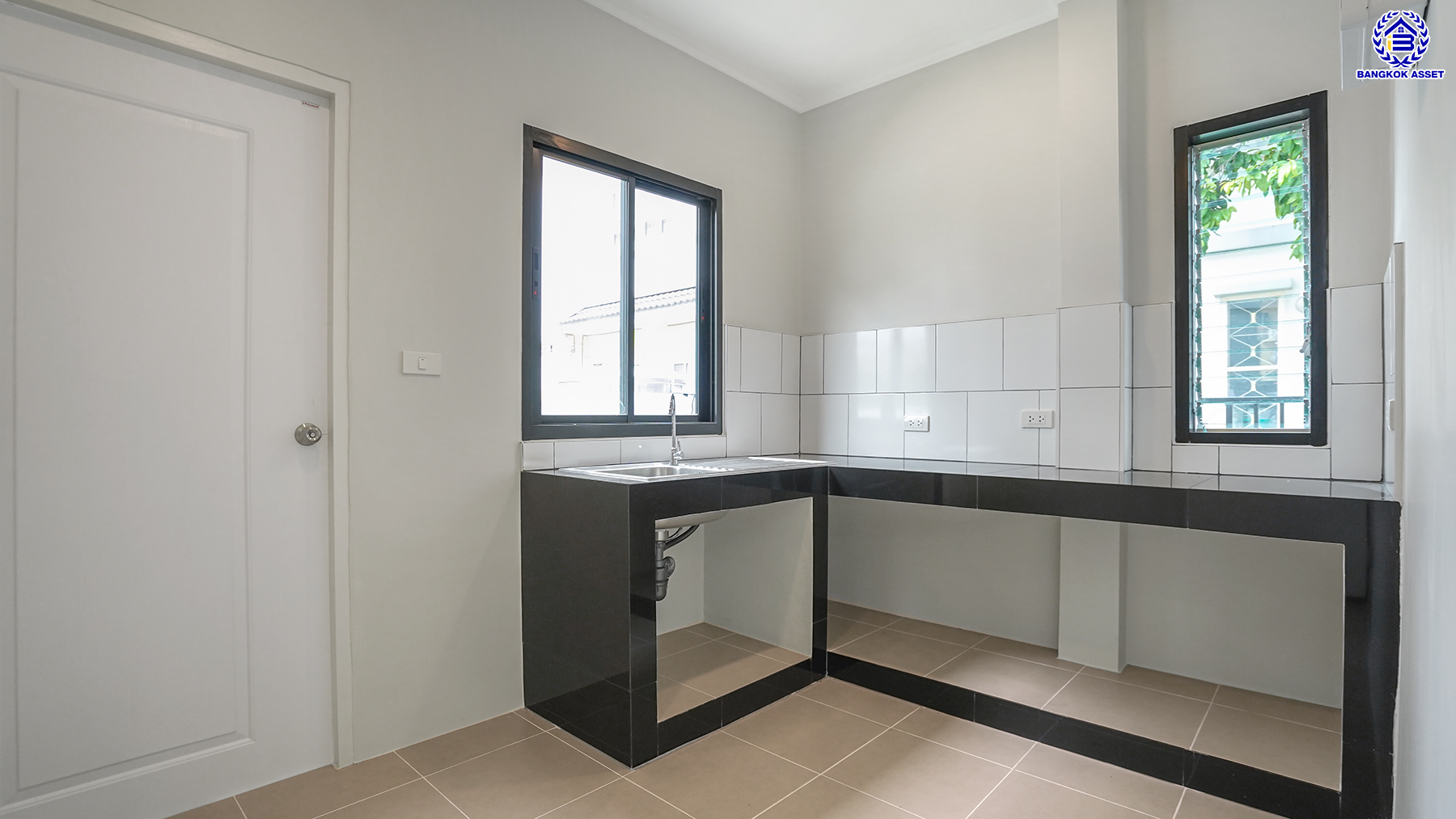 บ้านมือสองตกแต่งใหม่ โครงการ ชัยพฤกษ์ บางบัวทอง เนื้อที่ 55.3 ตร.ว. พื้นที่ใช้สอย 178.76 ตร.ม. ฟังก์ชัน 3 ห้องนอน 2 ห้องน้ำ จอดรถได้ 2 คัน พร้อม Facilities โครงการครบครัน ทำเลติดถนนบางกรวย-ไทรน้อย เชื่อมต่อถนนกาญจนาภิเษก ใกล้เซ็นทรัลเวสต์เกต และรถไฟฟ้าสายสีม่วง "สถานีบางพลู"...