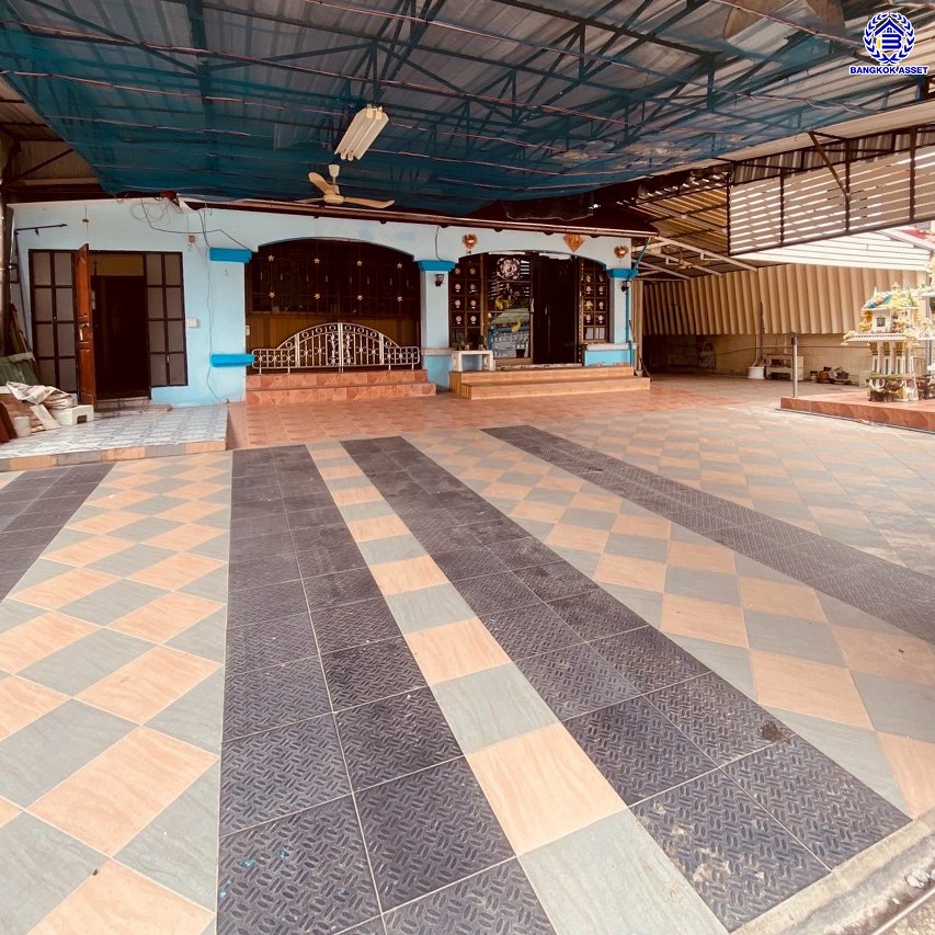 บ้านเดี่ยวมือสอง โครงการ ชัยพฤกษ์ บางแวก เนื้อที่ 83.10 ตร.ว. พื้นที่ใช้สอย 120 ตร.ม. ฟังก์ชัน 5 ห้องนอน 3 ห้องน้ำ จอดรถได้ 5 คัน พร้อมของแถมอีกหลายรายการ บนทำเลศักยภาพเชื่อมต่อหลายเส้นทางทั้ง ถนนบางแวก ถนนจรัญสนิทวงศ์ ถนนเพชรเกษม ใกล้เซ็นทรัลปิ่นเกล้า และจุดขึ้นทางด่วน "กาญจนาภิเษก"