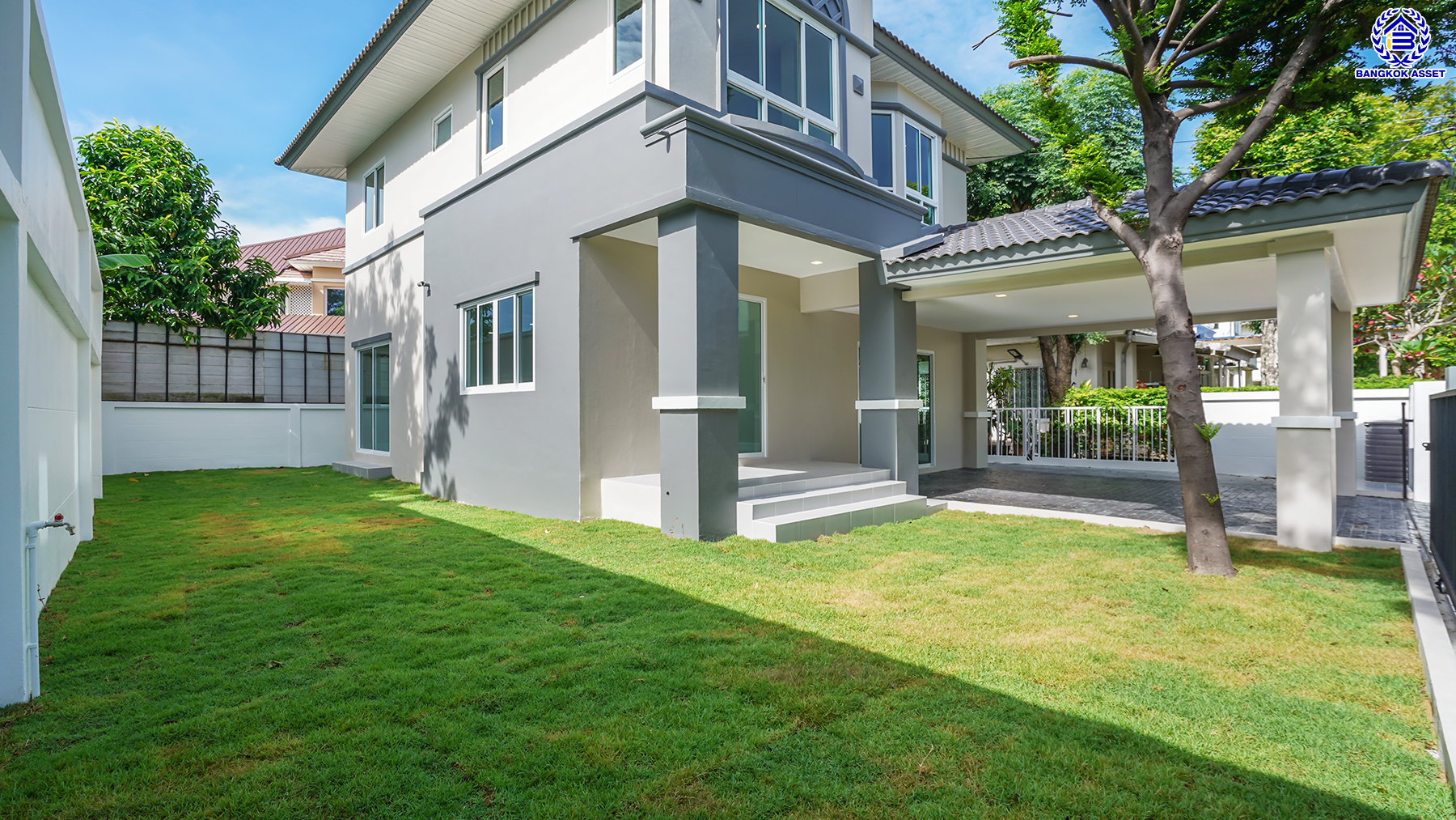 บ้านมือสองตกแต่งใหม่จาก Property Perfect โครงการ เพอร์เฟคเพลส พระราม5-ราชพฤกษ์ เนื้อที่ 68 ตร.ว. พื้นที่ใช้สอย 230.87 ตร.ม. ฟังก์ชัน 4 ห้องนอน 3 ห้องน้ำ 2 ที่จอดรถ พร้อม Facility ภายในโครงการครบครัน บนทำเลติดถนน ตอบโจทย์ทุกการใช้ชีวิตใจกลาง Community ชั้นนำมากมาย