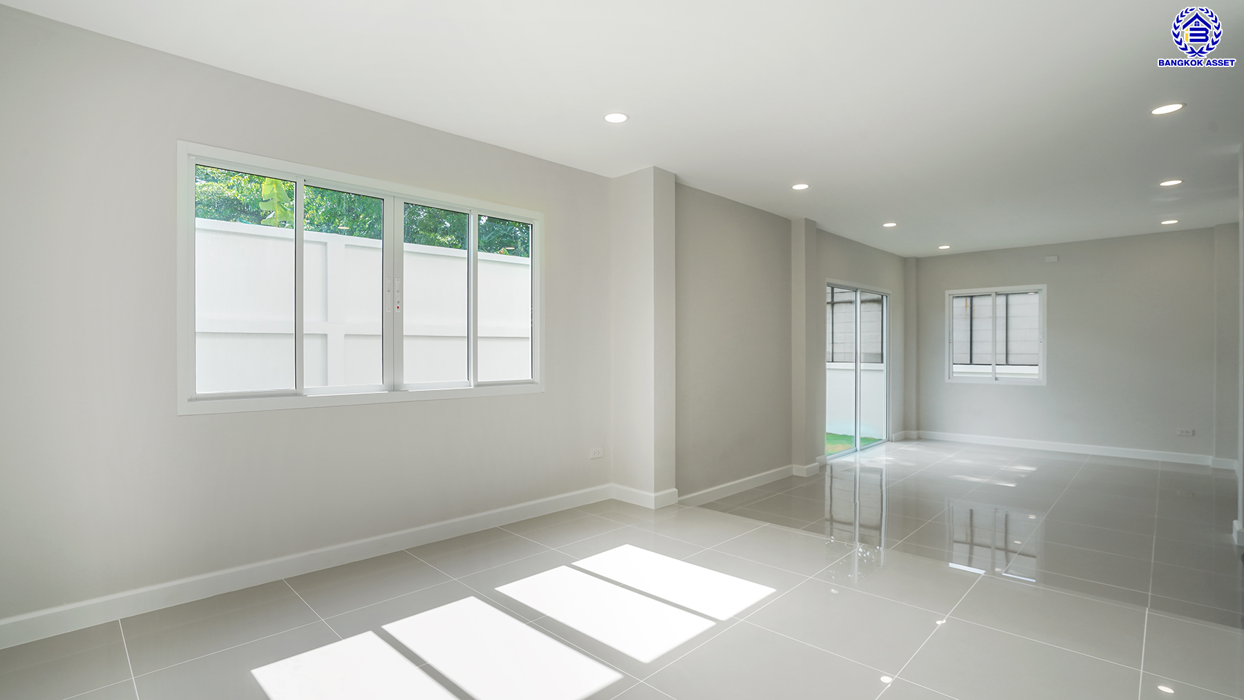 บ้านมือสองตกแต่งใหม่จาก Property Perfect โครงการ เพอร์เฟคเพลส พระราม5-ราชพฤกษ์ เนื้อที่ 68 ตร.ว. พื้นที่ใช้สอย 230.87 ตร.ม. ฟังก์ชัน 4 ห้องนอน 3 ห้องน้ำ 2 ที่จอดรถ พร้อม Facility ภายในโครงการครบครัน บนทำเลติดถนน ตอบโจทย์ทุกการใช้ชีวิตใจกลาง Community ชั้นนำมากมาย