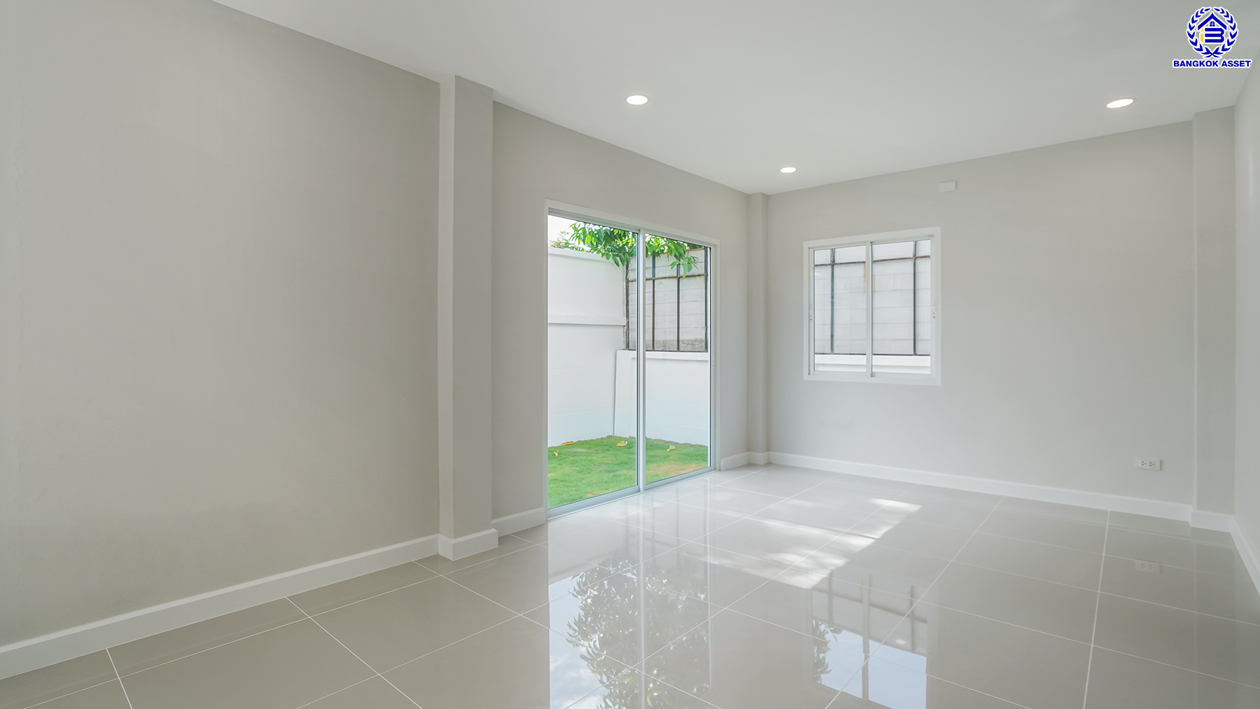 บ้านมือสองตกแต่งใหม่จาก Property Perfect โครงการ เพอร์เฟคเพลส พระราม5-ราชพฤกษ์ เนื้อที่ 68 ตร.ว. พื้นที่ใช้สอย 230.87 ตร.ม. ฟังก์ชัน 4 ห้องนอน 3 ห้องน้ำ 2 ที่จอดรถ พร้อม Facility ภายในโครงการครบครัน บนทำเลติดถนน ตอบโจทย์ทุกการใช้ชีวิตใจกลาง Community ชั้นนำมากมาย