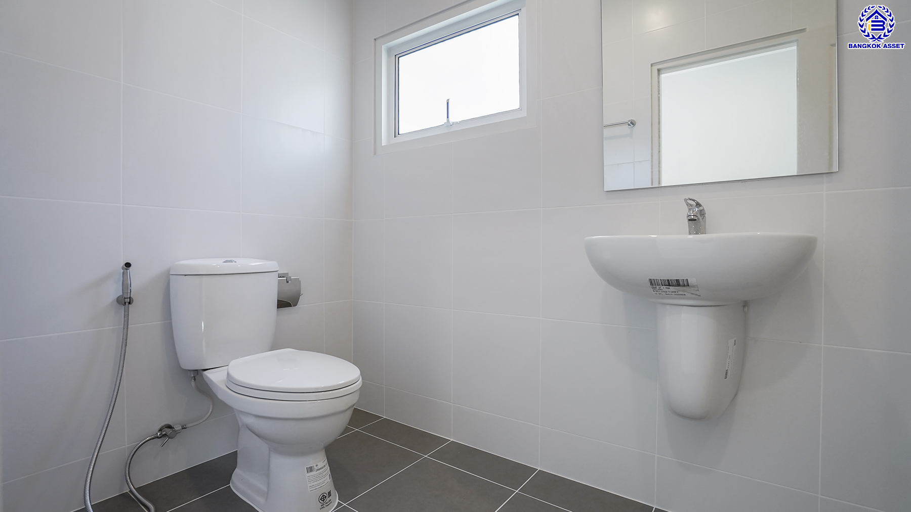 บ้านมือสองตกแต่งใหม่จาก Property Perfect โครงการ เพอร์เฟคเพลส พระราม5-ราชพฤกษ์ เนื้อที่ 68 ตร.ว. พื้นที่ใช้สอย 230.87 ตร.ม. ฟังก์ชัน 4 ห้องนอน 3 ห้องน้ำ 2 ที่จอดรถ พร้อม Facility ภายในโครงการครบครัน บนทำเลติดถนน ตอบโจทย์ทุกการใช้ชีวิตใจกลาง Community ชั้นนำมากมาย