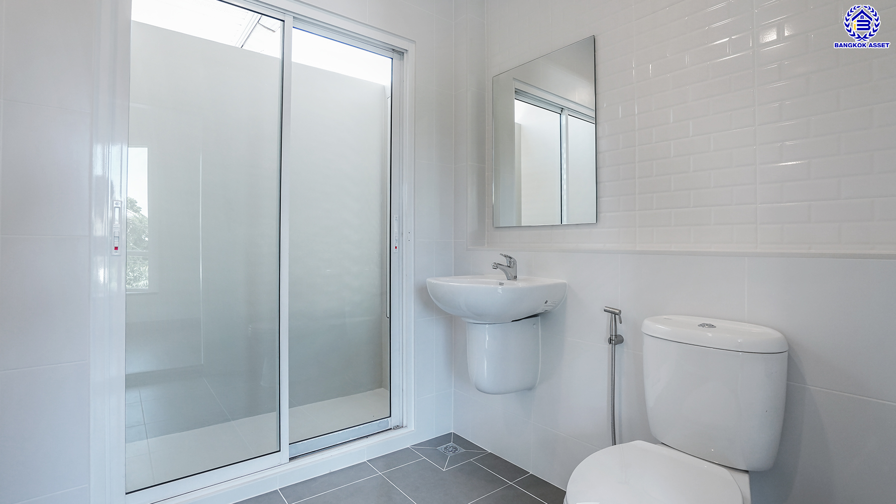 บ้านมือสองตกแต่งใหม่จาก Property Perfect โครงการ เพอร์เฟคเพลส พระราม5-ราชพฤกษ์ เนื้อที่ 68 ตร.ว. พื้นที่ใช้สอย 230.87 ตร.ม. ฟังก์ชัน 4 ห้องนอน 3 ห้องน้ำ 2 ที่จอดรถ พร้อม Facility ภายในโครงการครบครัน บนทำเลติดถนน ตอบโจทย์ทุกการใช้ชีวิตใจกลาง Community ชั้นนำมากมาย