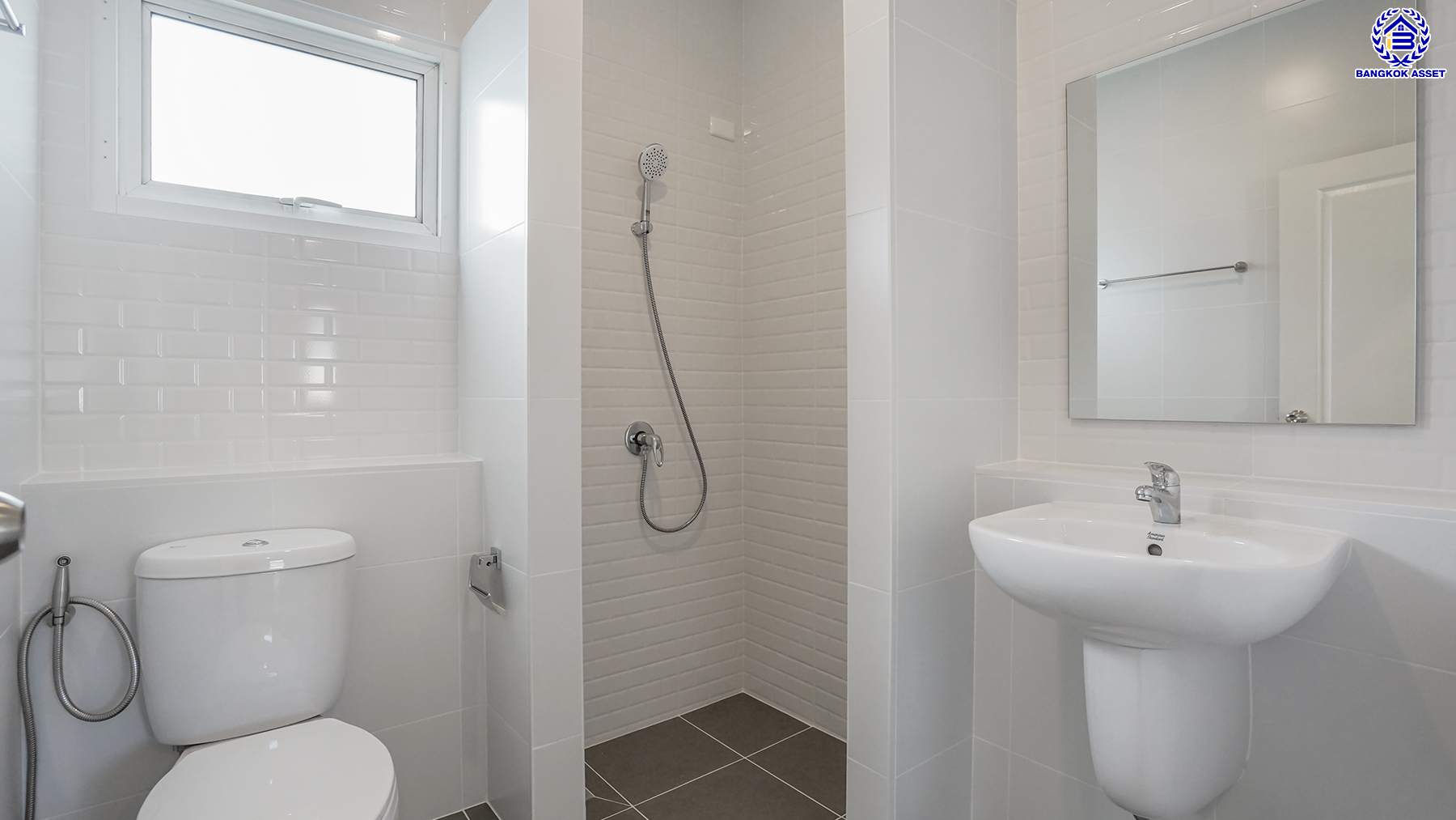 บ้านมือสองตกแต่งใหม่จาก Property Perfect โครงการ เพอร์เฟคเพลส พระราม5-ราชพฤกษ์ เนื้อที่ 68 ตร.ว. พื้นที่ใช้สอย 230.87 ตร.ม. ฟังก์ชัน 4 ห้องนอน 3 ห้องน้ำ 2 ที่จอดรถ พร้อม Facility ภายในโครงการครบครัน บนทำเลติดถนน ตอบโจทย์ทุกการใช้ชีวิตใจกลาง Community ชั้นนำมากมาย