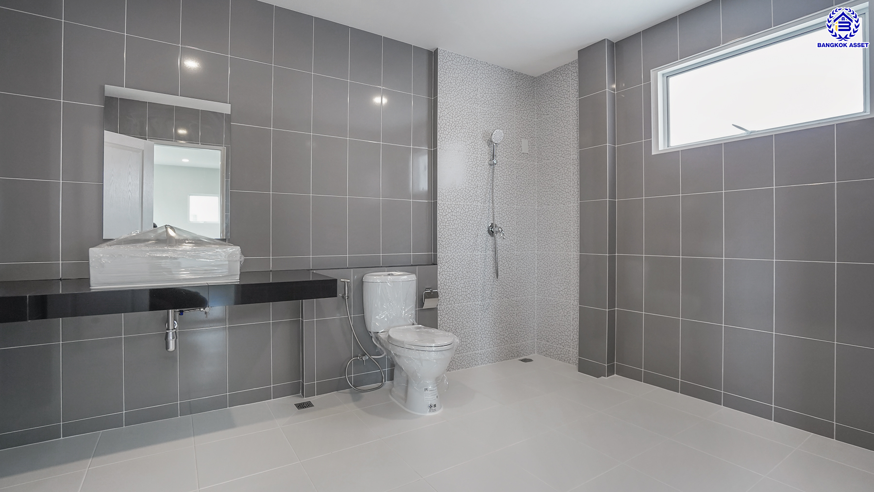 บ้านมือสองตกแต่งใหม่ โครงการ มณีรินทร์พาร์ค รัตนาธิเบศร์-ท่าอิฐ จากแบรนด์ Property Perfect เนื้อที่ 81.3 ตร.ว. พื้นที่ใช้สอย 239.35 ตร.ม. ฟังก์ชัน 4 ห้องนอน 3 ห้องน้ำ จอดรถได้ 2 คัน บนทำเลศักยภาพ เชื่อมต่อทั้ง ถนนรัตนาธิเบศร์ และถนนราชพฤกษ์ ใจกลาง 2 เซ็นทรัลฯ ใกล้ทางด่วน "งามวงศ์วาน" และรถไฟฟ้าสายสีม่วง "สถานีบางรักน้อยท่าอิฐ"