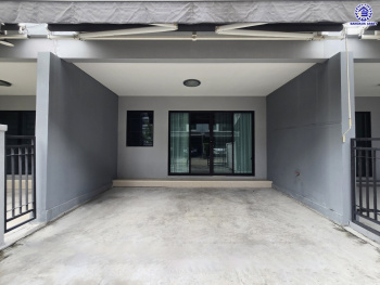 ทาวน์โฮม 3 ชั้นมือสองนนทบุรี โครงการ บ้านกลางเมือง รัตนาธิเบศร์ เนื้อที่ 18.1 ตร.ว. พื้นที่ใช้สอย 149 ตร.ม. ฟังก์ชัน 3 ห้องนอน 3 ห้องน้ำ 2 ที่จอดรถ พร้อมแถมฟรี! เครื่องปรับอากาศ, เครื่องทำน้ำอุ่น บนทำเลชื่อมต่อถนนรัตนาธิเบศร์, ถนนติวานนท์ ใกล้รถไฟฟ้าสายสีม่วง "สถานีแยกนนทบุรี 1" และใกล้จุดขึ้นทางด่วน "ศรีรัช"