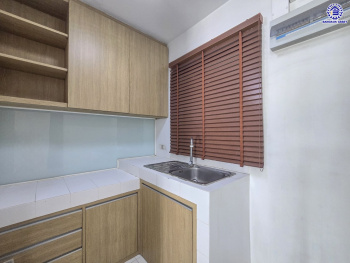 ทาวน์โฮม 3 ชั้นมือสองนนทบุรี โครงการ บ้านกลางเมือง รัตนาธิเบศร์ เนื้อที่ 18.1 ตร.ว. พื้นที่ใช้สอย 149 ตร.ม. ฟังก์ชัน 3 ห้องนอน 3 ห้องน้ำ 2 ที่จอดรถ พร้อมแถมฟรี! เครื่องปรับอากาศ, เครื่องทำน้ำอุ่น บนทำเลชื่อมต่อถนนรัตนาธิเบศร์, ถนนติวานนท์ ใกล้รถไฟฟ้าสายสีม่วง "สถานีแยกนนทบุรี 1" และใกล้จุดขึ้นทางด่วน "ศรีรัช"