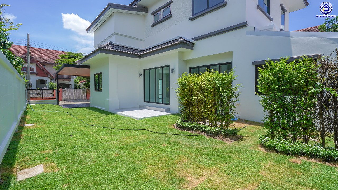 บ้านมือสองตกแต่งใหม่ คุณภาพแบรนด์ LH โครงการ ชลลดา บางบัวทอง เนื้อที่ 78.4 ตร.ว. พื้นที่ใช้สอย 271.9 ตร.ม. ตกแต่งหรูหรา ฟังก์ชันจัดเต็ม 4 ห้องนอน 3 ห้องน้ำ จอดรถได้ 2 คัน พร้อม Facilities ครบ! บนทำเลคุณภาพ เชื่อมต่อได้หลายเส้นทาง ใกล้เซ็นทรัลเวสต์เกต และรถไฟฟ้าสายสีม่วง "สถานีบางพลู"