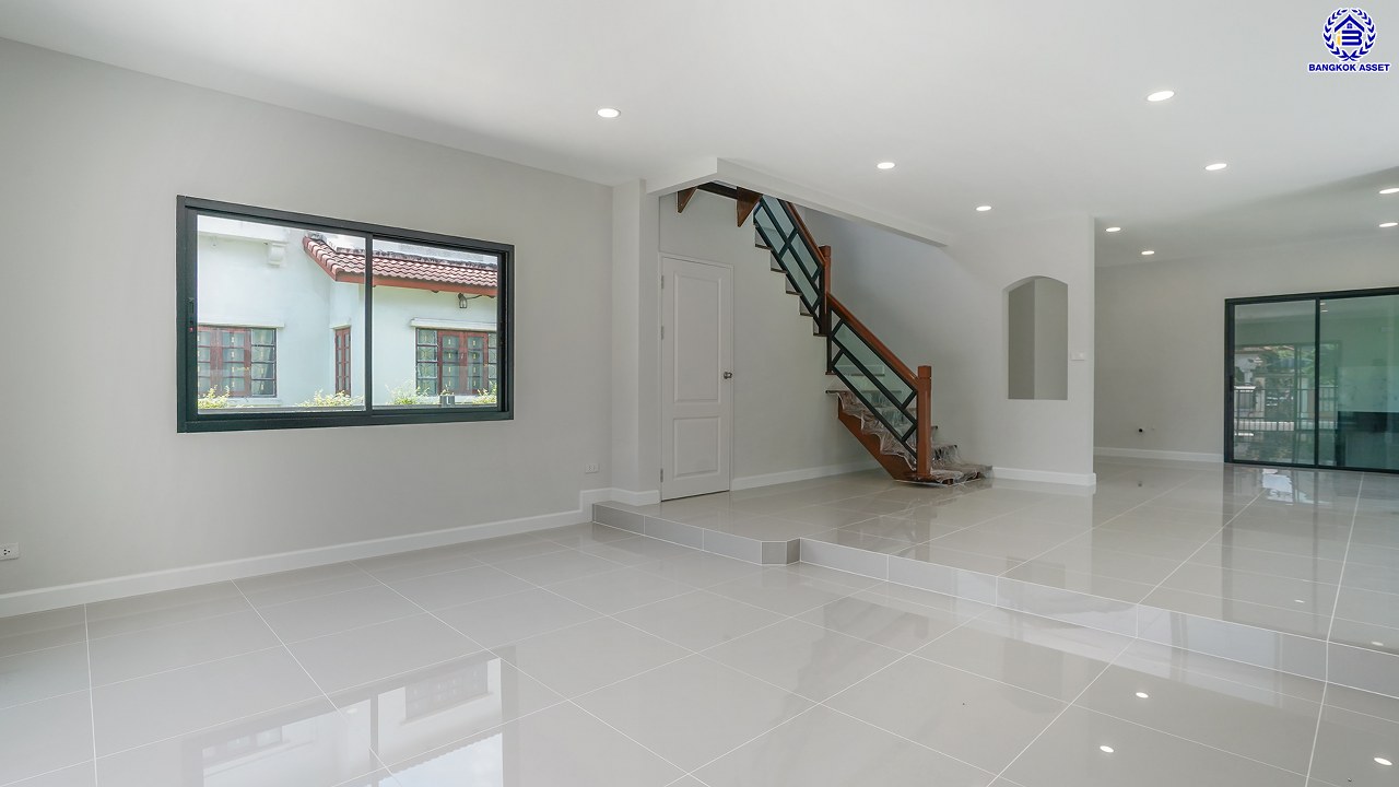 บ้านมือสองตกแต่งใหม่ คุณภาพแบรนด์ LH โครงการ ชลลดา บางบัวทอง เนื้อที่ 78.4 ตร.ว. พื้นที่ใช้สอย 271.9 ตร.ม. ตกแต่งหรูหรา ฟังก์ชันจัดเต็ม 4 ห้องนอน 3 ห้องน้ำ จอดรถได้ 2 คัน พร้อม Facilities ครบ! บนทำเลคุณภาพ เชื่อมต่อได้หลายเส้นทาง ใกล้เซ็นทรัลเวสต์เกต และรถไฟฟ้าสายสีม่วง "สถานีบางพลู"