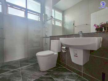 ทาวน์โฮม 3 ชั้นมือสอง โครงการ ซิกเนเจอร์ รามอินทรา109 หลังมุม เนื้อที่ 20.20 ตร.ว. พื้นที่ใช้สอย 141 ตร.ม. ฟังก์ชัน 3 ห้องนอน 3 ห้องน้ำ 2 ที่จอดรถ พร้อมเข้าอยู่ บนทำเลเดินทางสะดวก เชื่อมต่อถนนเลียบคลองสอง ถนนหทัยราษฎร์ ถนนปัญญาอินทรา ใกล้รถไฟฟ้าสายสีชมพู "สถานีบางชัน" และจุดขึ้นทางด่วน "วงแหวนกาญจนาภิเษก"