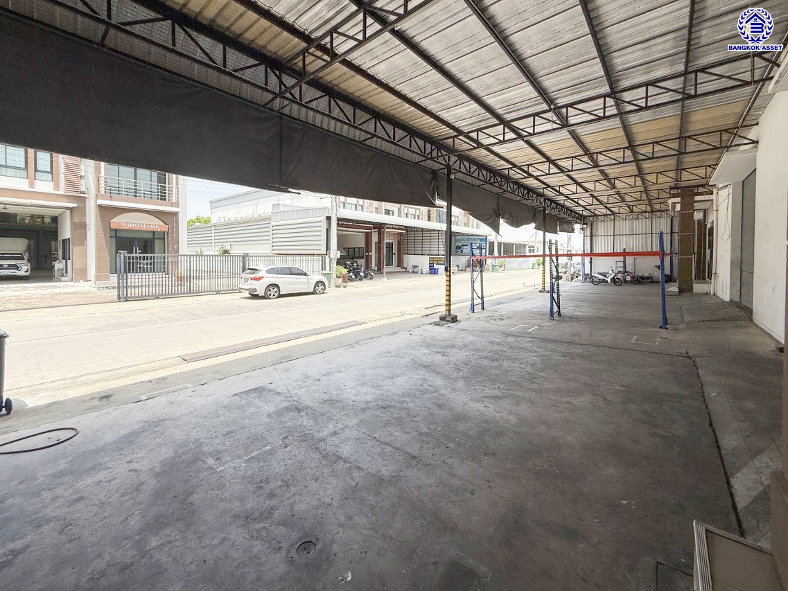 โรงงานมือสองสมุทรปราการ โครงการ ทรัพย์ทวี โฮมแฟคทอรี่3 สุขสวัสดิ์ เนื้อที่ 317.30 ตร.ว. พื้นที่ใช้สอย 1000 ตร.ม. จอดรถได้ 10 คัน บนทำเลเดินทางสะดวก เชื่อมต่อถนนสุขสวัสดิ์ ถนนกาญจณาภิเษก ใกล้โรบินสัน สมุทรปราการ และจุดขึ้นทางด่วน "สุขสวัสดิ์"