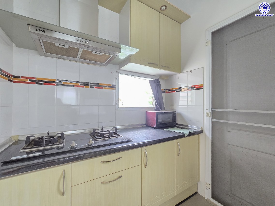 บ้านเดี่ยวมือสองนนทบุรี โครงการ พฤกษ์ลดา บางใหญ่2 เนื้อที่ 50 ตร.ว. พื้นที่ใช้สอย 113 ตร.ม. ฟังก์ชัน 3 ห้องนอน 2 ห้องน้ำ 2 ที่จอดรถ ทำเลเดินทางสะดวก เชื่อมต่อถนนกาญจนาภิเษก ถนนคลองถนน ถนนแก้วอินทร์ ใกล้ห้างสรรพสินค้าเซ็นทรัล เวสต์เกต รถไฟฟ้าสายสีม่วง "สถานีคลองบางไผ่" และจุดขึ้นมอเตอร์เวย์M81 "บางใหญ่ - กาญจนบุรี"