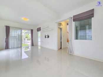 บ้านเดี่ยวมือสองนนทบุรี โครงการ พฤกษ์ลดา บางใหญ่2 เนื้อที่ 50 ตร.ว. พื้นที่ใช้สอย 113 ตร.ม. ฟังก์ชัน 3 ห้องนอน 2 ห้องน้ำ 2 ที่จอดรถ ทำเลเดินทางสะดวก เชื่อมต่อถนนกาญจนาภิเษก ถนนคลองถนน ถนนแก้วอินทร์ ใกล้ห้างสรรพสินค้าเซ็นทรัล เวสต์เกต รถไฟฟ้าสายสีม่วง "สถานีคลองบางไผ่" และจุดขึ้นมอเตอร์เวย์M81 "บางใหญ่ - กาญจนบุรี"