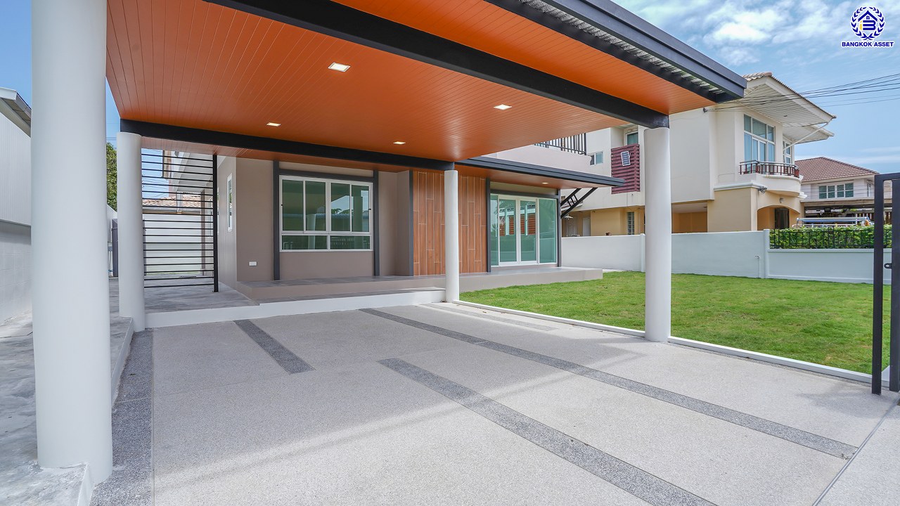 บ้านมือสองตกแต่งใหม่ โครงการ ศุภาลัย พุทธมณฑลสาย1 เนื้อที่ 80 ตร.ว. พื้นที่ใช้สอย 285.38 ตร.ม. ฟังก์ชัน 4 ห้องนอน 3 ห้องน้ำ จอดรถได้ 2 คัน บนทำเลเดินทางสะดวก ติดถนนพุทธมณฑลสาย1 เชื่อมต่อถนนบรมราชชนนี ใกล้ทางด่วน "คู่ขนานลอยฟ้าบรมราชชนนี" และเซ็นทรัล ปิ่นเกล้า