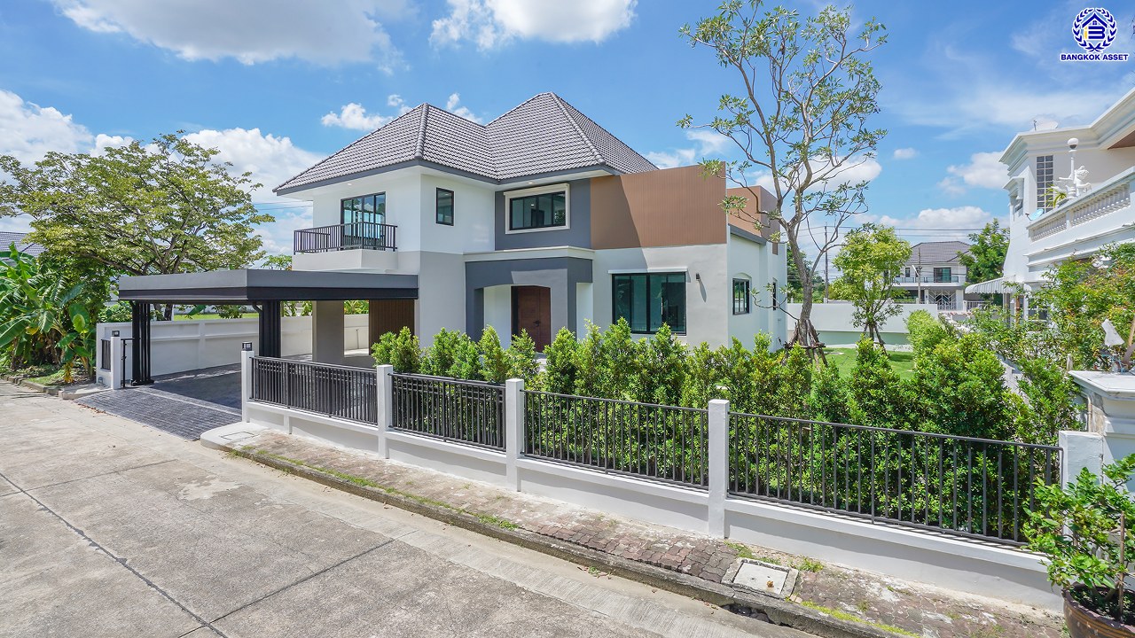 บ้านมือสองตกแต่งใหม่ โครงการ กฤษดานคร20 ปิ่นเกล้า เนื้อที่ 118 ตร.ว. พื้นที่ใช้สอย 425.47 ตร.ม. พร้อมฟังก์ชันจัดเต็ม 4 ห้องนอน 5 ห้องน้ำ 1 ห้องแม่บ้าน จอดรถได้ 3 คัน บนทำเลเชื่อมต่อเมืองอย่างรวดเร็ว ใกล้ทางคู่ขนานลอยฟ้าบรมราชชนนี ทางด่วน "กาญจนาภิเษก" ม.มหิดล เซ็นทรัลปิ่นเกล้า และตลาดสดธนบุรี