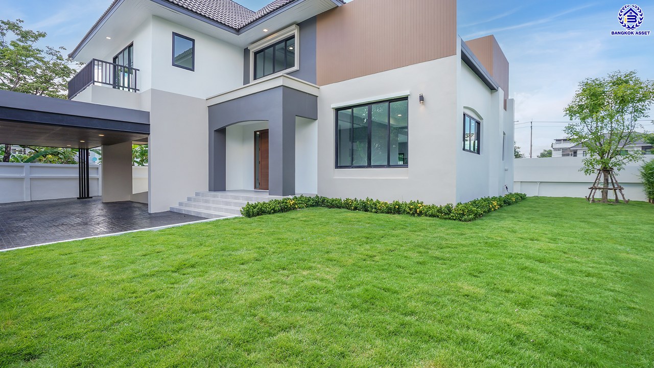 บ้านมือสองตกแต่งใหม่ โครงการ กฤษดานคร20 ปิ่นเกล้า เนื้อที่ 118 ตร.ว. พื้นที่ใช้สอย 425.47 ตร.ม. พร้อมฟังก์ชันจัดเต็ม 4 ห้องนอน 5 ห้องน้ำ 1 ห้องแม่บ้าน จอดรถได้ 3 คัน บนทำเลเชื่อมต่อเมืองอย่างรวดเร็ว ใกล้ทางคู่ขนานลอยฟ้าบรมราชชนนี ทางด่วน "กาญจนาภิเษก" ม.มหิดล เซ็นทรัลปิ่นเกล้า และตลาดสดธนบุรี