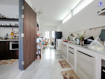 บ้านเดี่ยวมือสองนนทบุรี โครงการ ซื่อตรงพรีเมี่ยม บางบัวทอง เนื้อที่ 64 ตร.ว. พื้นที่ใช้สอย 190 ตร.ม. ฟังก์ชัน 4 ห้องนอน 3 ห้องน้ำ 2 ที่จอดรถ แถมฟรี! เครื่องปรับอากาศ, เครื่องทำน้ำอุ่น พร้อมเข้าอยู่ ทำเลเดินทางสะดวก เชื่อมต่อถนนกาญจนาภิเษก, ถนนปทุมธานี-บางเลน ใกล้รถไฟฟ้าสายสีม่วง "สถานีคลองบางไผ่"