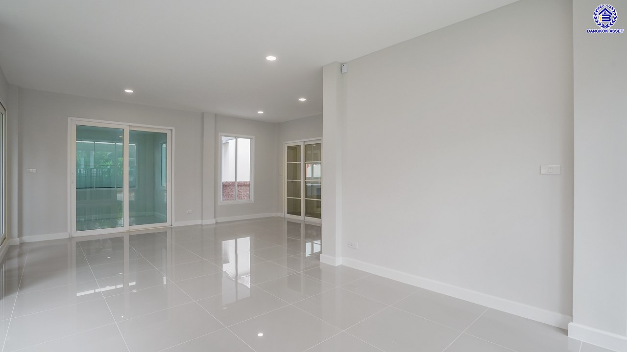 บ้านมือสองตกแต่งใหม่ โครงการ คาซ่าวิลล์ ราชพฤกษ์-รัตนาธิเบศร์2 แบรนด์ Q.House รีโนเวทใหม่พร้อมเข้าอยู่ เนื้อที่ 54 ตร.ว. พื้นที่ใช้สอย 211.55 ตร.ม. ฟังก์ชันจัดเต็ม 4 ห้องนอน 3 ห้องน้ำ จอดรถได้ 2 คัน บนทำเลศักยภาพ ติดถนนราชพฤกษ์ ใกล้รถไฟฟ้าสายสีม่วง "สถานีบางรักน้อยท่าอิฐ" และทางด่วน "ศรีรัช"