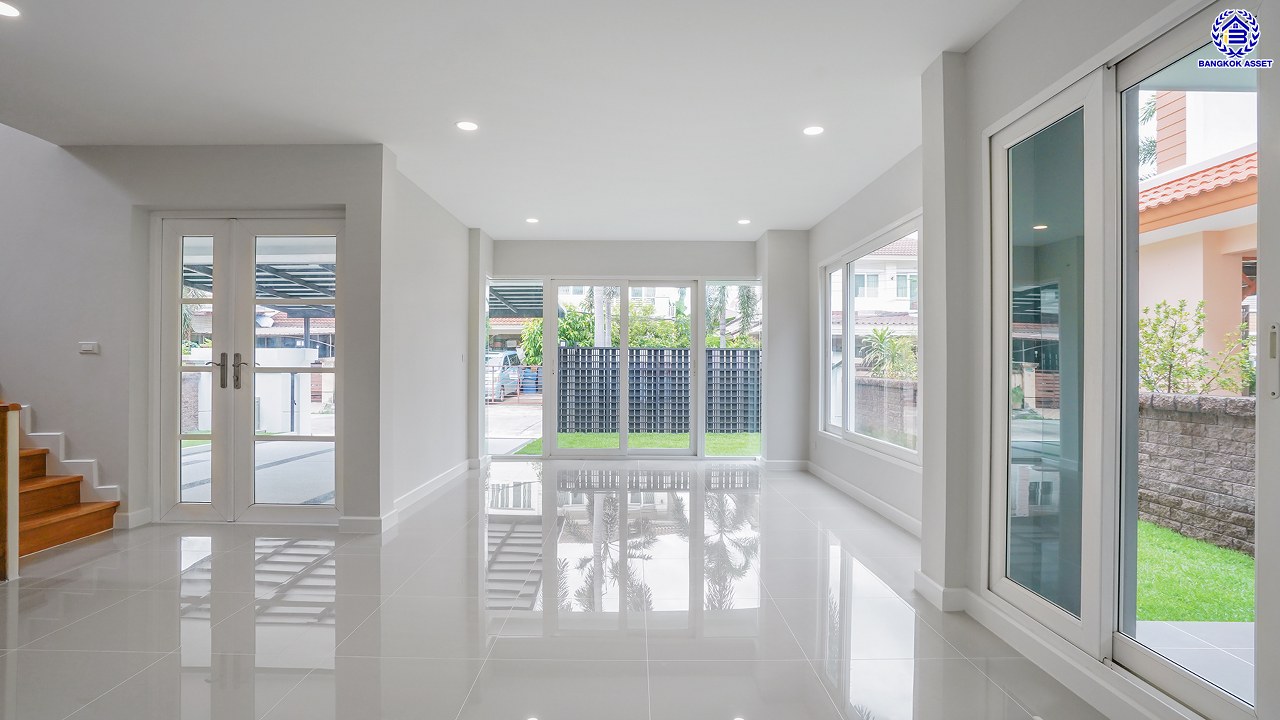 บ้านมือสองตกแต่งใหม่ โครงการ คาซ่าวิลล์ ราชพฤกษ์-รัตนาธิเบศร์2 แบรนด์ Q.House รีโนเวทใหม่พร้อมเข้าอยู่ เนื้อที่ 54 ตร.ว. พื้นที่ใช้สอย 211.55 ตร.ม. ฟังก์ชันจัดเต็ม 4 ห้องนอน 3 ห้องน้ำ จอดรถได้ 2 คัน บนทำเลศักยภาพ ติดถนนราชพฤกษ์ ใกล้รถไฟฟ้าสายสีม่วง "สถานีบางรักน้อยท่าอิฐ" และทางด่วน "ศรีรัช"