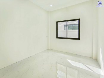 บ้านแฝดมือสองนนทบุรี โครงการ มิตรประชา ติวานนท์ เนื้อที่ 40 ตร.ว. พื้นที่ใช้สอย 100 ตร.ม. ฟังก์ชัน 3 ห้องนอน 2 ห้องน้ำ 2 ที่จอดรถ ตกแต่งใหม่พร้อมเข้าอยู่ บนทำเลดี เชื่อมต่อถนนติวานนท์ ถนนศรีสมาน ถนนเลี่ยงเมือง-ปากเกร็ด ถนนสรงประภา และจุดขึ้นทางด่วน "ศรีรัช" จองเลย!