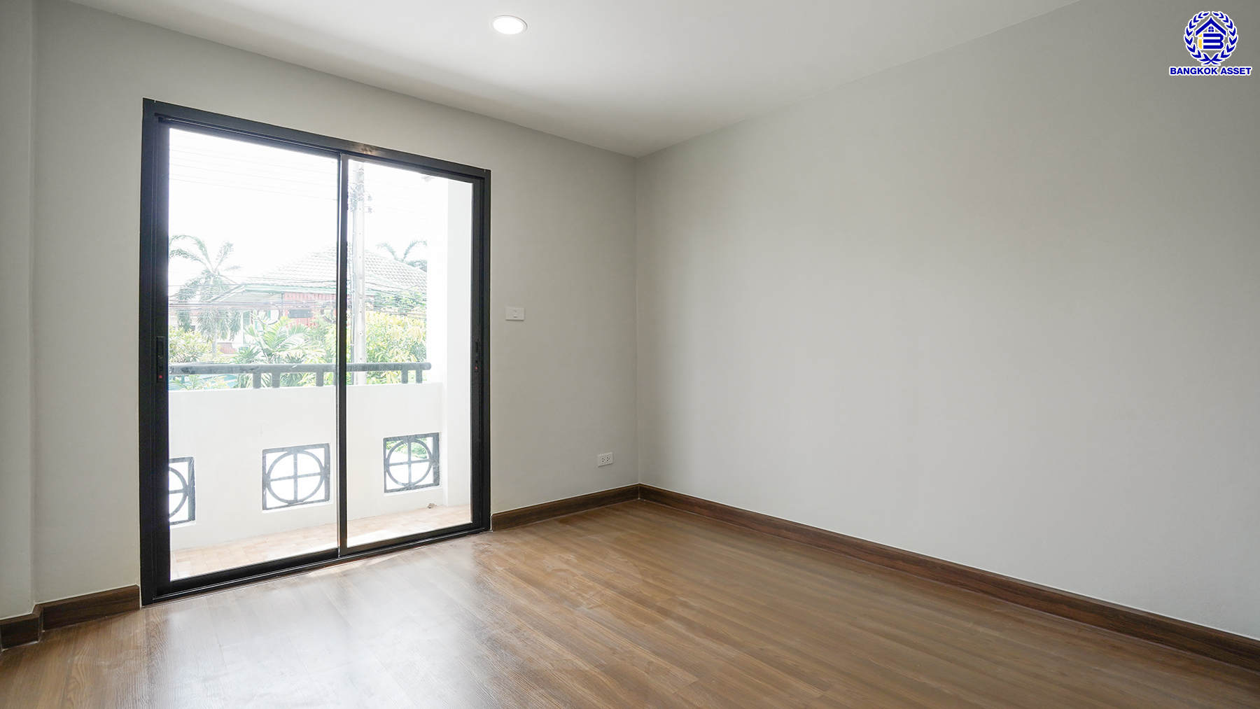 บ้านมือสองตกแต่งใหม่ใจกลางเมือง! โครงการ บ้านสวนทิปโก้ ประชาชื่น (ใกล้แยกประชานุกูล) เนื้อที่ 22.3 ตร.ว. 127.38 ตร.ม. พร้อมฟังก์ชัน 3 ห้องนอน 2 ห้องน้ำ จอดรถได้ 2 คัน บนทำเลศักยภาพ ใกล้รถไฟฟ้าสายสีม่วง "สถานีวงศ์สว่าง" และจุดขึ้นทางด่วน "ประชานุกูล" เพียง 5 นาที...