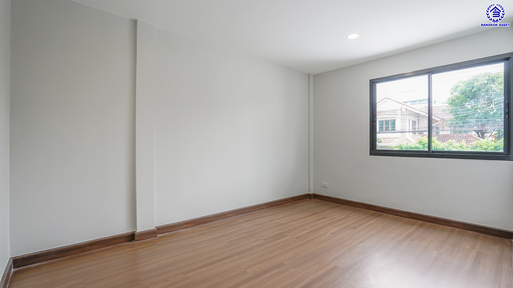 บ้านมือสองตกแต่งใหม่ใจกลางเมือง! โครงการ บ้านสวนทิปโก้ ประชาชื่น (ใกล้แยกประชานุกูล) เนื้อที่ 22.3 ตร.ว. 127.38 ตร.ม. พร้อมฟังก์ชัน 3 ห้องนอน 2 ห้องน้ำ จอดรถได้ 2 คัน บนทำเลศักยภาพ ใกล้รถไฟฟ้าสายสีม่วง "สถานีวงศ์สว่าง" และจุดขึ้นทางด่วน "ประชานุกูล" เพียง 5 นาที...