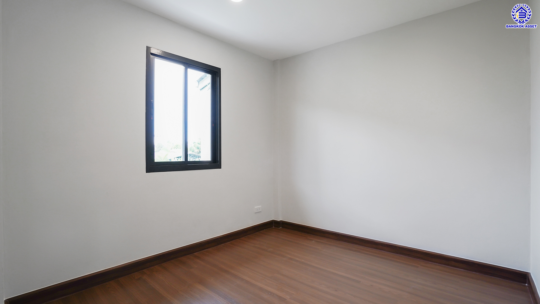 บ้านมือสองตกแต่งใหม่ใจกลางเมือง! โครงการ บ้านสวนทิปโก้ ประชาชื่น (ใกล้แยกประชานุกูล) เนื้อที่ 22.3 ตร.ว. 127.38 ตร.ม. พร้อมฟังก์ชัน 3 ห้องนอน 2 ห้องน้ำ จอดรถได้ 2 คัน บนทำเลศักยภาพ ใกล้รถไฟฟ้าสายสีม่วง "สถานีวงศ์สว่าง" และจุดขึ้นทางด่วน "ประชานุกูล" เพียง 5 นาที...