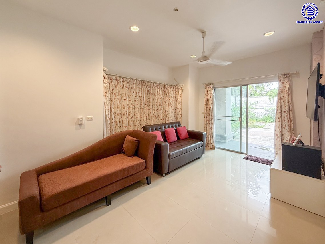 บ้านเดี่ยวมือสองนนทบุรี โครงการ เดอะซิตี้ รัตนาธิเบศร์-แคราย หลังมุม เนื้อที่ 84.40 ตร.ว. พื้นที่ใช้สอย 180 ตร.ม.ฟังก์ชัน 4 ห้องนอน 3 ห้องน้ำ จอดรถได้ถึง 10 คัน บนทำเลศักยภาพ ติดถนนรัตนาธิเบศร์ เชื่อมต่อถนนงามวงศ์วาน, ถนนติวานนท์ และ ใกล้รถไฟฟ้าสายสีม่วง "สถานีสะพานพระนั่งเกล้า"