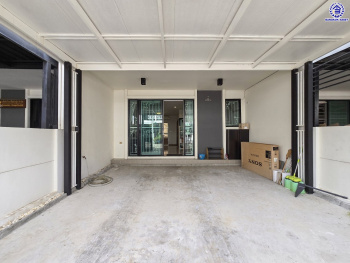 ทาวน์เฮ้าส์มือสองนนทบุรี โครงการ เดอะทรัสต์ ทาวน์โฮม ราชพฤกษ์-รัตนาธิเบศร์2 เนื้อที่ 20.50 ตร.ว. พื้นที่ใช้สอย 130 ตร.ม. ฟังก์ชัน 4 ห้องนอน 3 ห้องน้ำ 2 ที่จอดรถ บ้านพร้อมอยู่ พร้อมของแถมฟรี! เครื่องปรับอากาศ และ เครื่องทำน้ำอุ่น บนทำเลแห่งการเดินทาง เชื่อมต่อ ถนนราชพฤกษ์, ถนนชัยพฤกษ์, ถนนรัตนาธิเบศร์ ใกล้รถไฟฟ้าสายสีม่วง "สถานีบางรักน้อยท่าอิฐ" และใกล้จุดขึ้นทางด่วน "ศรีรัช"