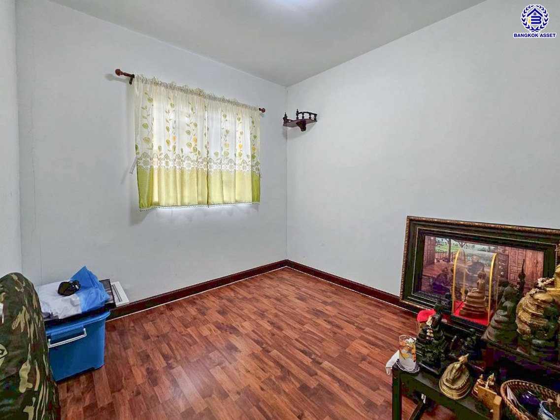 ทาวน์เฮ้าส์มือสองนนทบุรี โครงการ พฤกษาวิลล์22 พระราม5-2 เนื้อที่กว้าง 17.40 ตร.ว. พื้นที่ใช้สอย 110 ตร.ม. ฟังก์ชัน 3 ห้องนอน 2 ห้องน้ำ 1 ที่จอดรถ แถมฟรี! เครื่องปรับอากาศ 2 เครื่อง พร้อมเข้าอยู่ได้ทันที ตั้งบนทำเลดี เชื่อมต่อถนนนครอินทร์, ถนนพิบูลสงคราม, ถนนราชพฤกษ์ และใกล้จุดขึ้นทางด่วน "พระราม7"