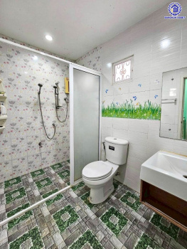 ทาวน์เฮ้าส์มือสองนนทบุรี โครงการ พฤกษาวิลล์22 พระราม5-2 เนื้อที่กว้าง 17.40 ตร.ว. พื้นที่ใช้สอย 110 ตร.ม. ฟังก์ชัน 3 ห้องนอน 2 ห้องน้ำ 1 ที่จอดรถ แถมฟรี! เครื่องปรับอากาศ 2 เครื่อง พร้อมเข้าอยู่ได้ทันที ตั้งบนทำเลดี เชื่อมต่อถนนนครอินทร์, ถนนพิบูลสงคราม, ถนนราชพฤกษ์ และใกล้จุดขึ้นทางด่วน "พระราม7"