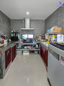 บ้านเดี่ยวมือสองนนทบุรี โครงการ ดีไลท์ รัตนาธิเบศร์-ท่าอิฐ หลังมุม เนื้อที่ 73.10 ตร.ว. พื้นที่ใช้สอย 150 ตร.ม. ฟังก์ชัน 4 ห้องนอน 2 ห้องน้ำ 2 ที่จอดรถ พร้อมเข้าอยู่ โครงการบนทำเลเดินทางสะดวก เชื่อมต่อถนนรัตนาธิเบศร์ ใกล้รถไฟฟ้าสายสีม่วง "สถานีบางรักน้อยท่าอิฐ" และจุดขึ้นทางด่วน "ศรีรัช"