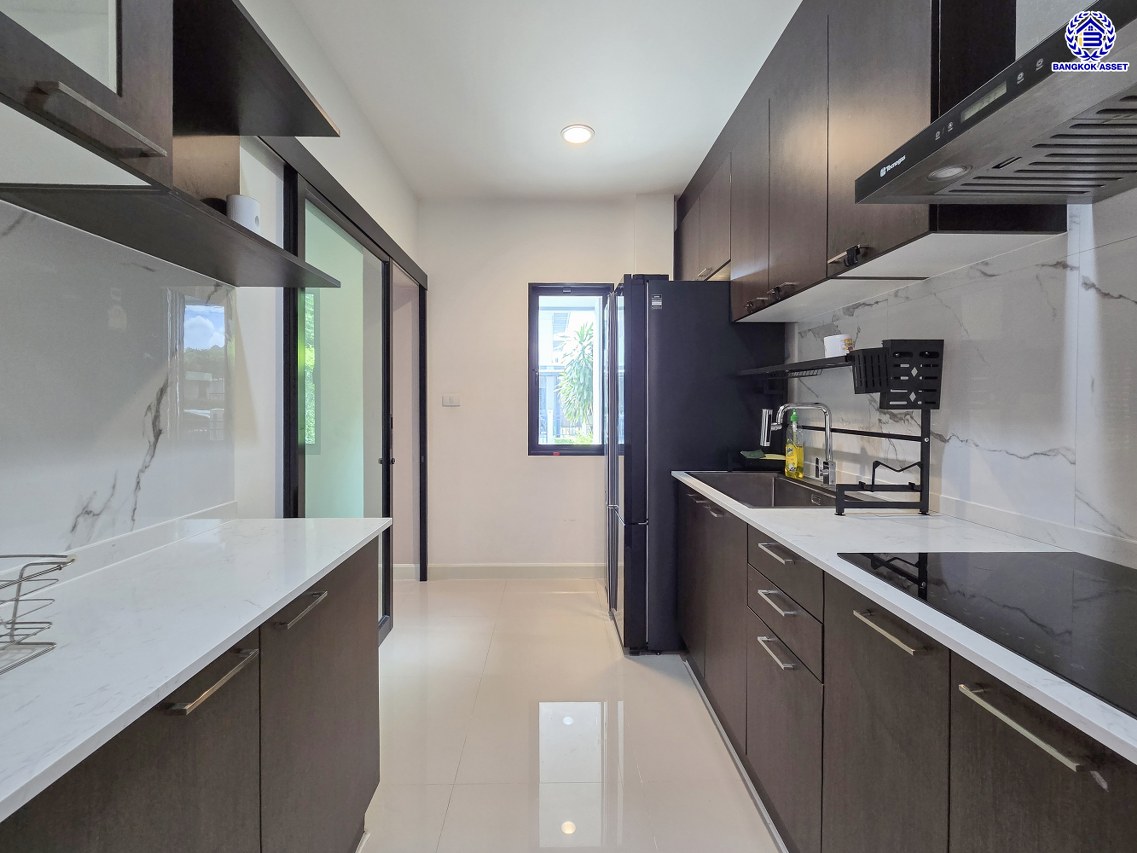 บ้านเดี่ยวมือสองนนทบุรี โครงการ ไลฟ์ บางกอก บูเลอวาร์ด ราชพฤกษ์-ปิ่นเกล้า หลังมุม เนื้อที่ 53.70 ตร.ว. พ้นที่ใช้สอย 150 ตร.ม. ฟังก์ชัน 4 ห้องนอน 3 ห้องน้ำ 2 ที่จอดรถ พร้อมเข้าอยู่ บนทำเลดี เชื่อมต่อถนนราชพฤกษ์ ถนนกาญจนาภิเษก ใกล้ห้างสรรพสินค้า Central Westville และจุดขึ้นทางด่วน "ศรีรัช"