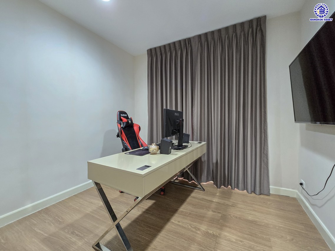 บ้านเดี่ยวมือสองนนทบุรี โครงการ ไลฟ์ บางกอก บูเลอวาร์ด ราชพฤกษ์-ปิ่นเกล้า หลังมุม เนื้อที่ 53.70 ตร.ว. พ้นที่ใช้สอย 150 ตร.ม. ฟังก์ชัน 4 ห้องนอน 3 ห้องน้ำ 2 ที่จอดรถ พร้อมเข้าอยู่ บนทำเลดี เชื่อมต่อถนนราชพฤกษ์ ถนนกาญจนาภิเษก ใกล้ห้างสรรพสินค้า Central Westville และจุดขึ้นทางด่วน "ศรีรัช"