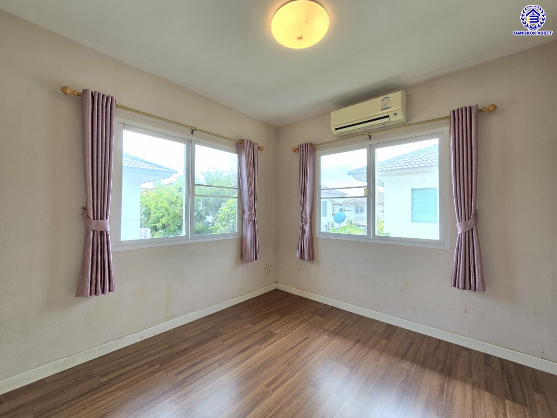 บ้านเดี่ยวมือสอง โครงการ พฤกษ์ลดา ปิ่นเกล้า-สาย5 จากแบรนด์ L&H เนื้อที่ 50 ตร.ว. พื้นที่ใช้สอย 119 ตร.ม. ฟังก์ชั่น 3 ห้องนอน 2 ห้องน้ำ 2 ที่จอดรถ บ้านสวยสภาพดี พร้อมแถมฟรี! เครื่องปรับอากาศ 3 เครื่อง บนทำเลเชื่อมต่อถนนบรมราชชนนี, ถนนปิ่นเกล้า-นครชัยศรี, ถนนพุทธมณฑลสาย5 ใกล้เซ็นทรัลศาลายา จองเลย!