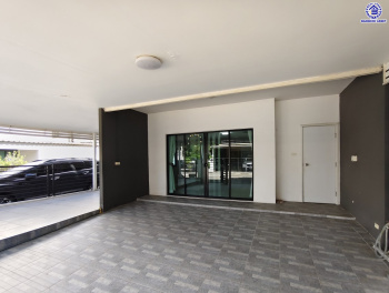 ทาวน์โฮมมือสองนนทบุรี โครงการ เดอะคอนเนคอัพ3 รัตนาธิเบศร์17 หลังมุม เนื้อที่ 27.40 ตร.ว. พื้นที่ใช้สอย 160 ตร.ม. จัดเต็มด้วยฟังก์ชั่น 3 ห้องนอน 3 ห้องน้ำ จอดรถได้ 2 คัน  พร้อมของแถมอีกหลายรายการ บนทำเลศักยภาพ หน้าโครงการอยู่ตรงข้ามเซ็นทรัลรัตนาฯ ใกล้รถไฟฟ้าสายสีม่วงสถานี "แยกนนทบุรี1 และจุดขึ้นทางด่วน "งามวงศ์วาน"