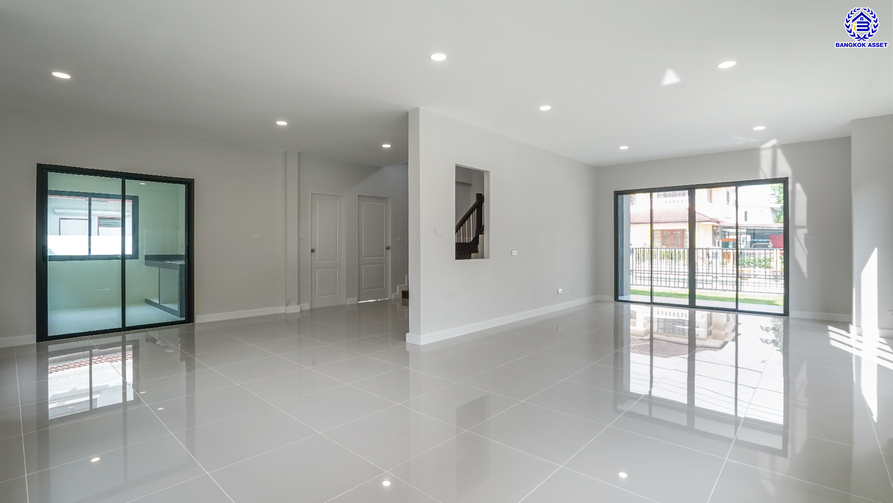 บ้านมือสองตกแต่งใหม่ คุณภาพแบรนด์ LH โครงการ ชลลดา บางบัวทอง ฟังก์ชันจัดเต็ม 4 ห้องนอน 3 ห้องน้ำ จอดรถได้ 2 คัน บนเนื้อที่ 100 ตร.ว. พื้นที่ใช้สอย 277.67 ตร.ม. พร้อม Facilities ครบ บนทำเลคุณภาพ เชื่อมต่อได้หลายเส้นทาง ใกล้เซ็นทรัลเวสต์เกต และรถไฟฟ้าสายสีม่วง "สถานีบางพลู"