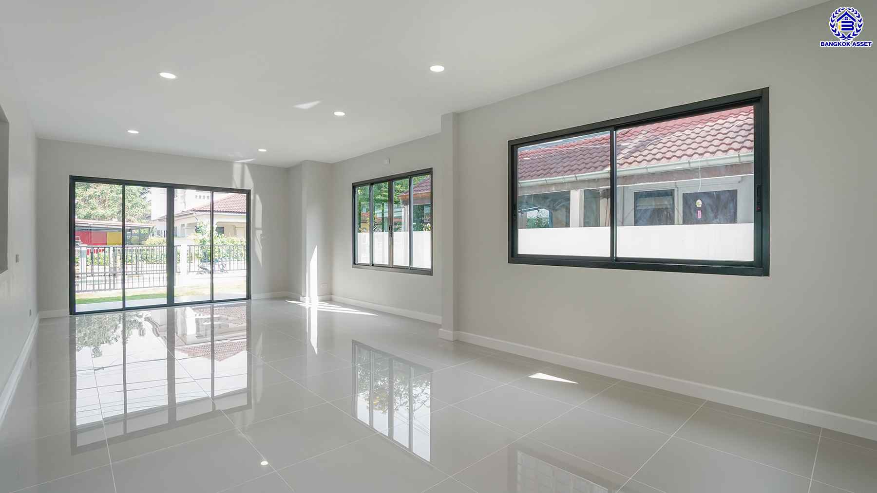 บ้านมือสองตกแต่งใหม่ คุณภาพแบรนด์ LH โครงการ ชลลดา บางบัวทอง ฟังก์ชันจัดเต็ม 4 ห้องนอน 3 ห้องน้ำ จอดรถได้ 2 คัน บนเนื้อที่ 100 ตร.ว. พื้นที่ใช้สอย 277.67 ตร.ม. พร้อม Facilities ครบ บนทำเลคุณภาพ เชื่อมต่อได้หลายเส้นทาง ใกล้เซ็นทรัลเวสต์เกต และรถไฟฟ้าสายสีม่วง "สถานีบางพลู"