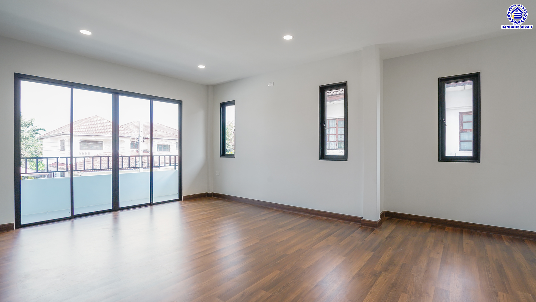 บ้านมือสองตกแต่งใหม่ คุณภาพแบรนด์ LH โครงการ ชลลดา บางบัวทอง ฟังก์ชันจัดเต็ม 4 ห้องนอน 3 ห้องน้ำ จอดรถได้ 2 คัน บนเนื้อที่ 100 ตร.ว. พื้นที่ใช้สอย 277.67 ตร.ม. พร้อม Facilities ครบ บนทำเลคุณภาพ เชื่อมต่อได้หลายเส้นทาง ใกล้เซ็นทรัลเวสต์เกต และรถไฟฟ้าสายสีม่วง "สถานีบางพลู"