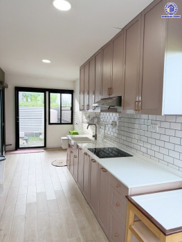 บ้านเดี่ยวมือสองกรุงเทพ โครงการ คาซ่าวิลล์ วงแหวน-รามอินทรา ฟังก์ชัน 4 ห้องนอน 3 ห้องน้ำ 2 ที่จอดรถ บนเนื้อที่ 50.20 ตร.ว. พื้นที่ใช้สอย 120 ตร.ม. พร้อมของแถมอีกหลายรายการ บนทำเลเดินทางสะดวก เชื่อมต่อถนนจตุโชติ, ถนนสุขาภิบาล5, ถนนหทัยราษฎร์, ถนนรัชดา-รามอินทรา ใกล้จุดขึ้นทางด่วน "รามอินทรา-อาจณรงค์(ฉลองรัช)" และ ใกล้แฟชั่นไอส์แลนด์, เดอะพรอมานาด