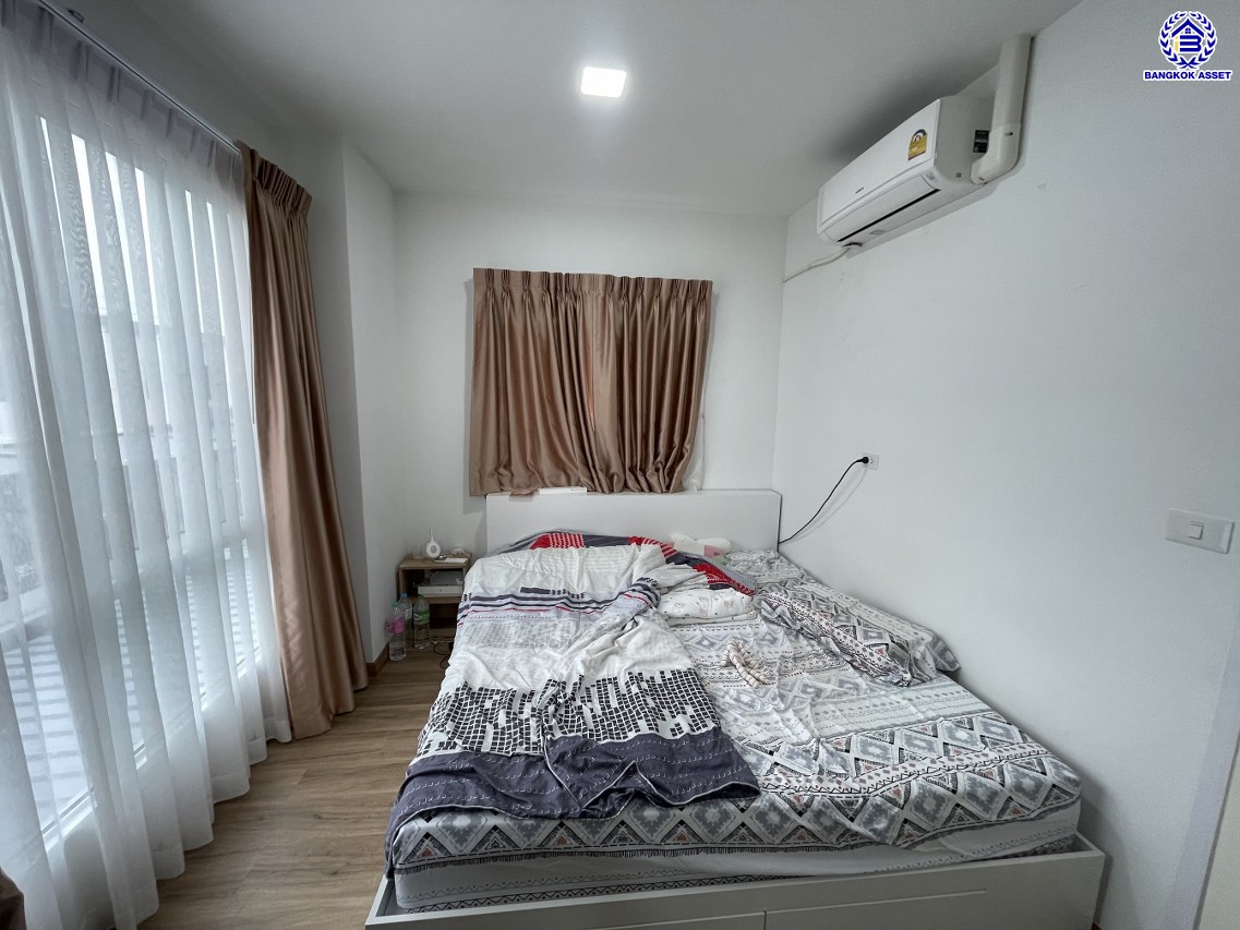 ทาวน์เฮ้าส์มือสอง โครงการ เดอะคอนเนค บางนา-วงแหวน ฟังก์ชัน 3 ห้องนอน 3 ห้องน้ำ 2 ที่จอดรถ เนื้อที่ 31.20 ตร.ว. พื้นที่ใช้สอย 133 ตร.ม.  บ้านสวยสภาพดี แถมฟรี! เครื่องปรับอากาศ เครื่องทำน้ำอุ่น เครื่องดูดควัน พร้อมเข้าอยู่  บนทำเลเดินทางสะดวก เชื่อมต่อถนนลาดกระบัง ถนนกิ่งแก้ว ถนนวงแหวนรอบนอก(ตะวันออก) และ ใกล้จุดขึ้นทางด่วน "ทางหลวงพิเศษหมายเลข9"